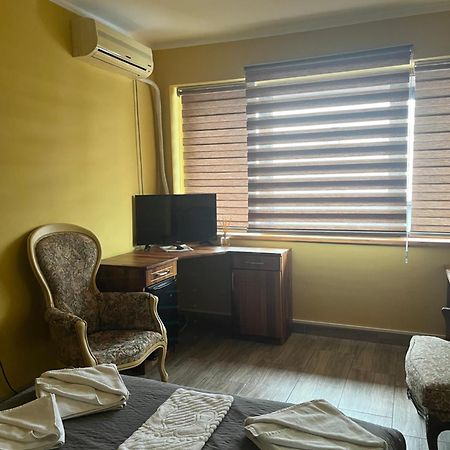 Hotel "Vir" Velika Plana Esterno foto