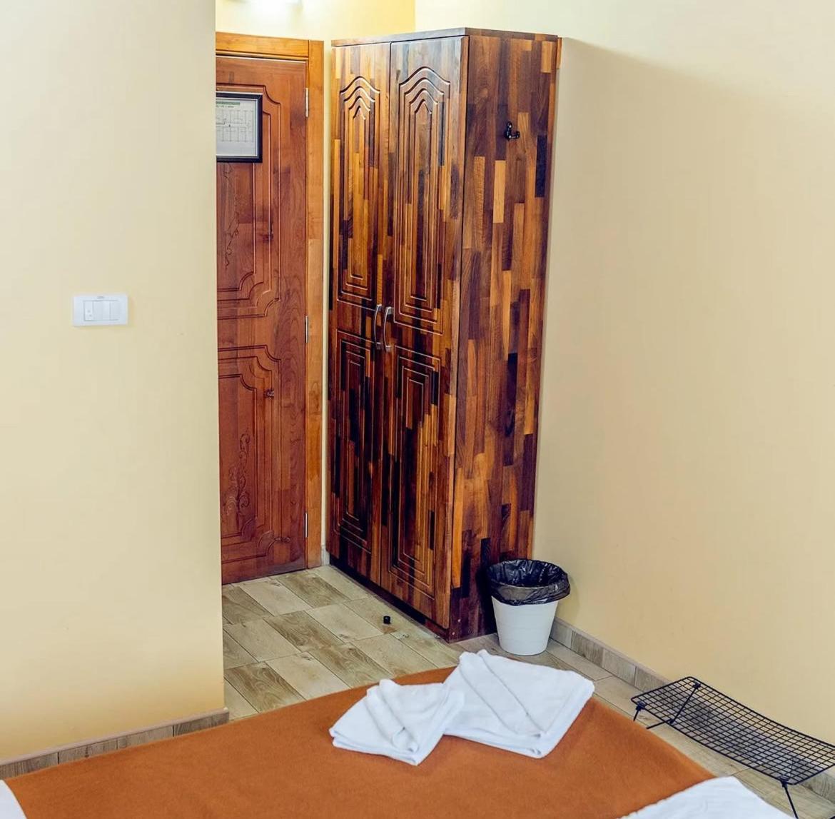 Hotel "Vir" Velika Plana Esterno foto