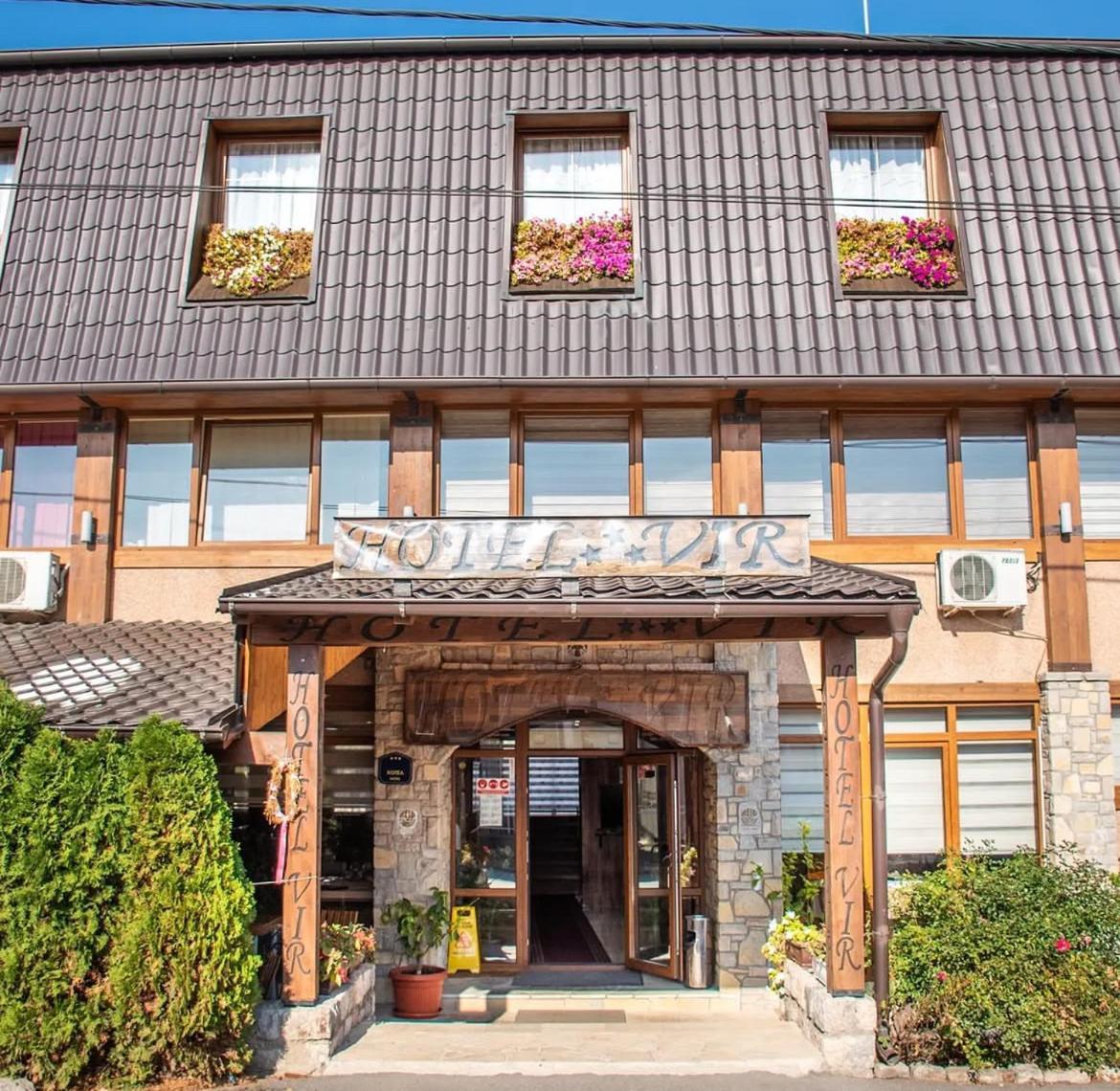 Hotel "Vir" Velika Plana Esterno foto