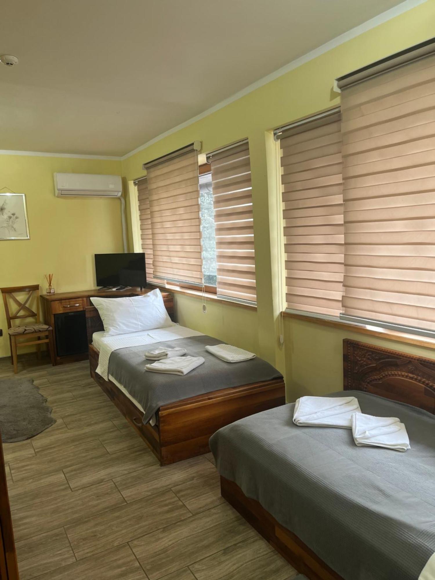 Hotel "Vir" Velika Plana Esterno foto