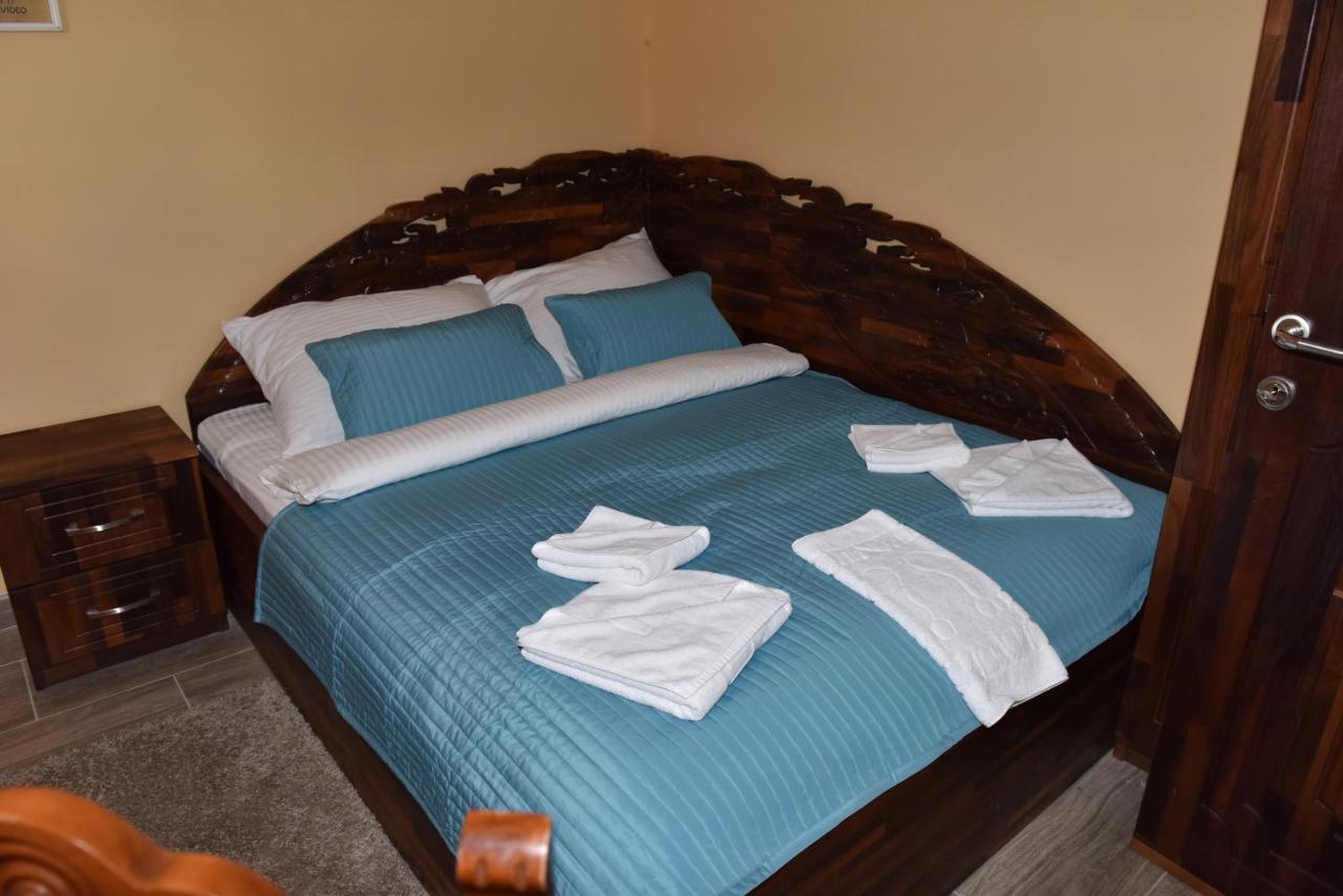 Hotel "Vir" Velika Plana Esterno foto