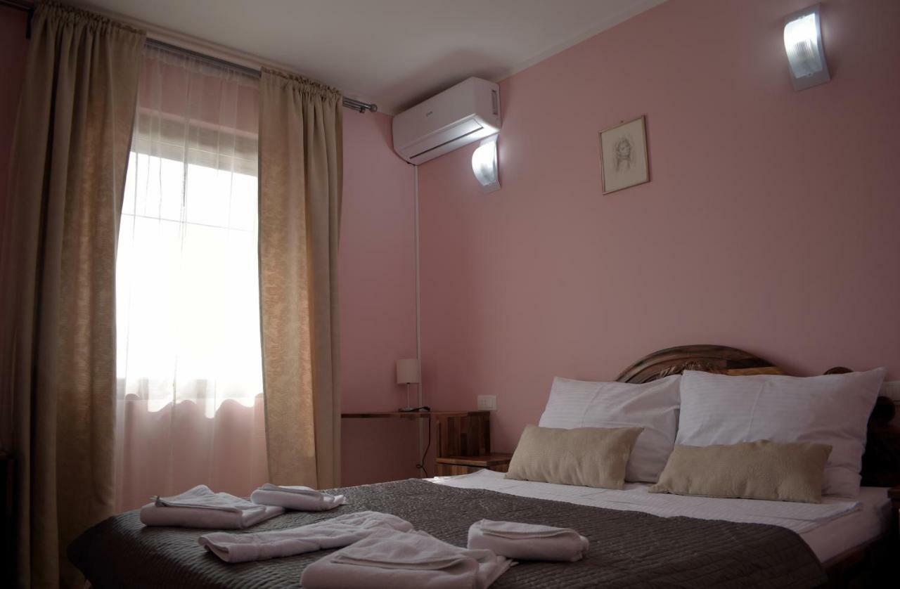 Hotel "Vir" Velika Plana Esterno foto