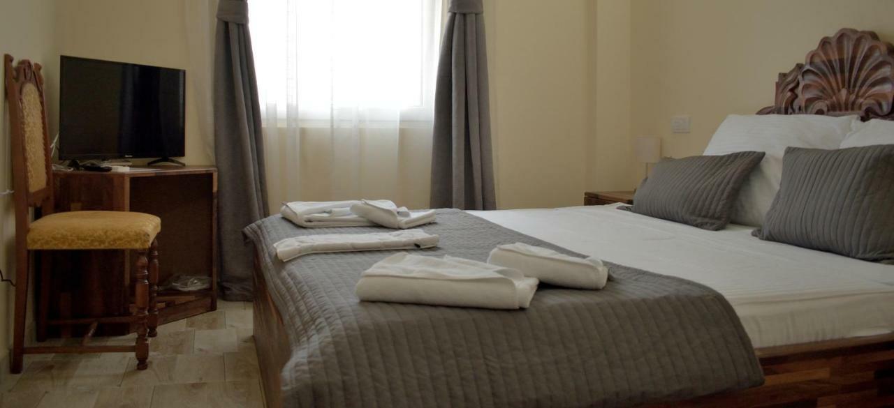 Hotel "Vir" Velika Plana Esterno foto
