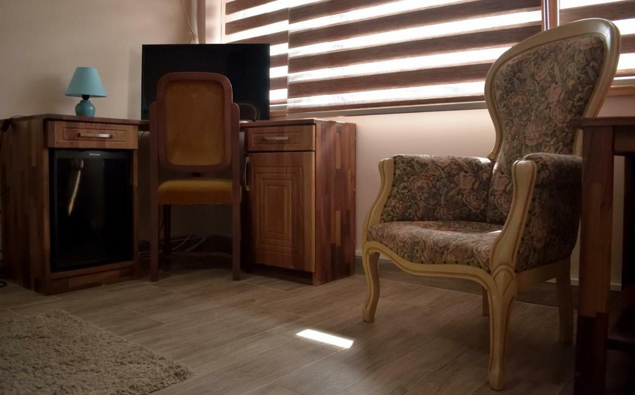 Hotel "Vir" Velika Plana Esterno foto